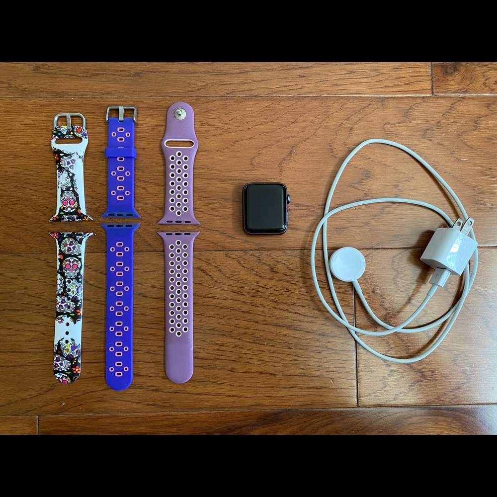 Apple iWatch series 3 -42mm with 3 bands and charger/smart watch
